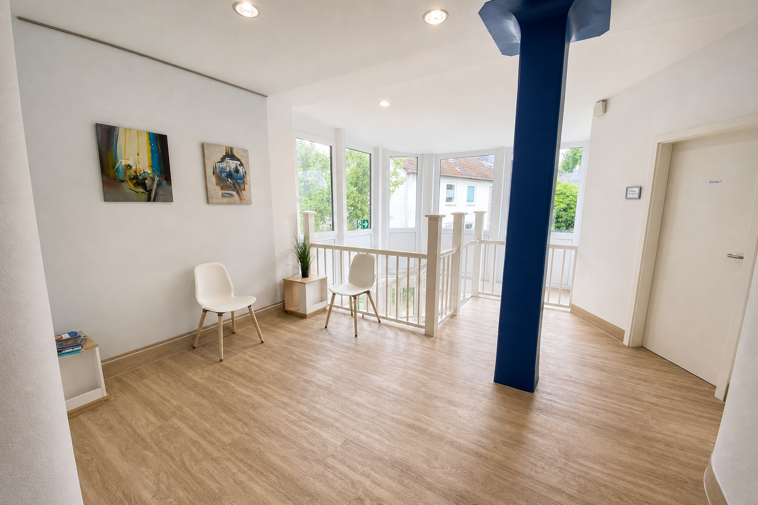 Wartezimmer im Erdgeschoss im Ärztezentrum Schönberg